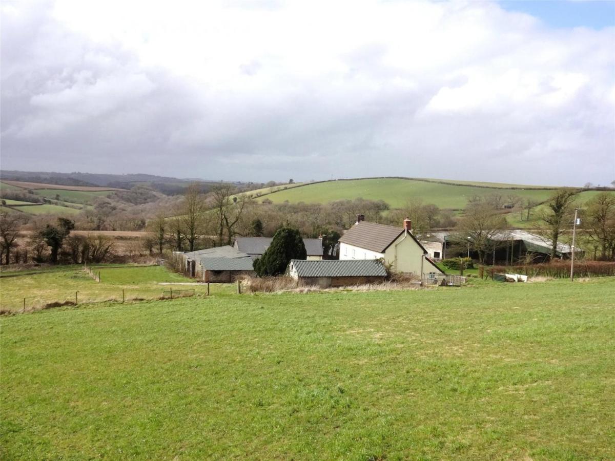 Award Winning Lower Whitsleigh Farm Cottage Roborough Экстерьер фото